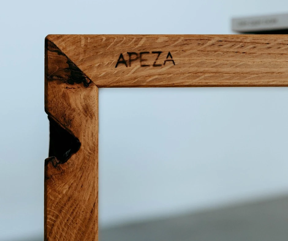 APEZA - Détails de table basse SPICA en chêne massif